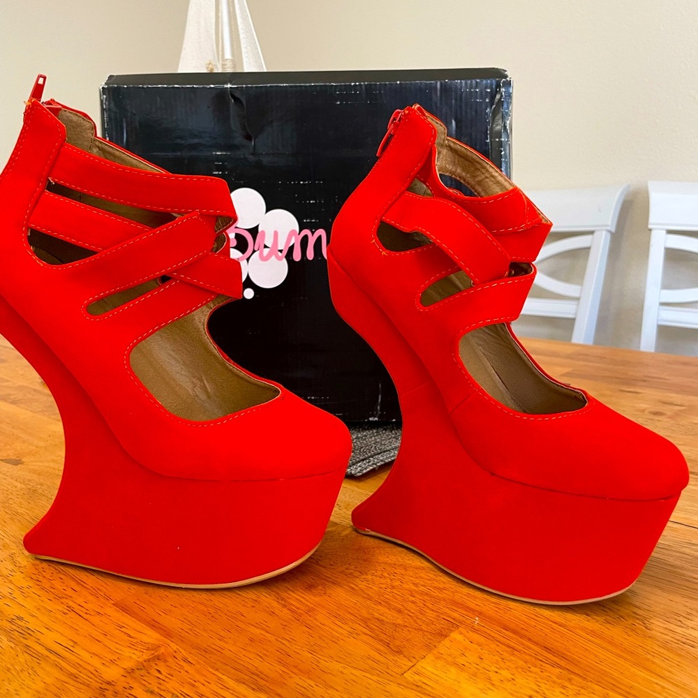 Gorgeous platform wedged heel shoes in great condition size 7